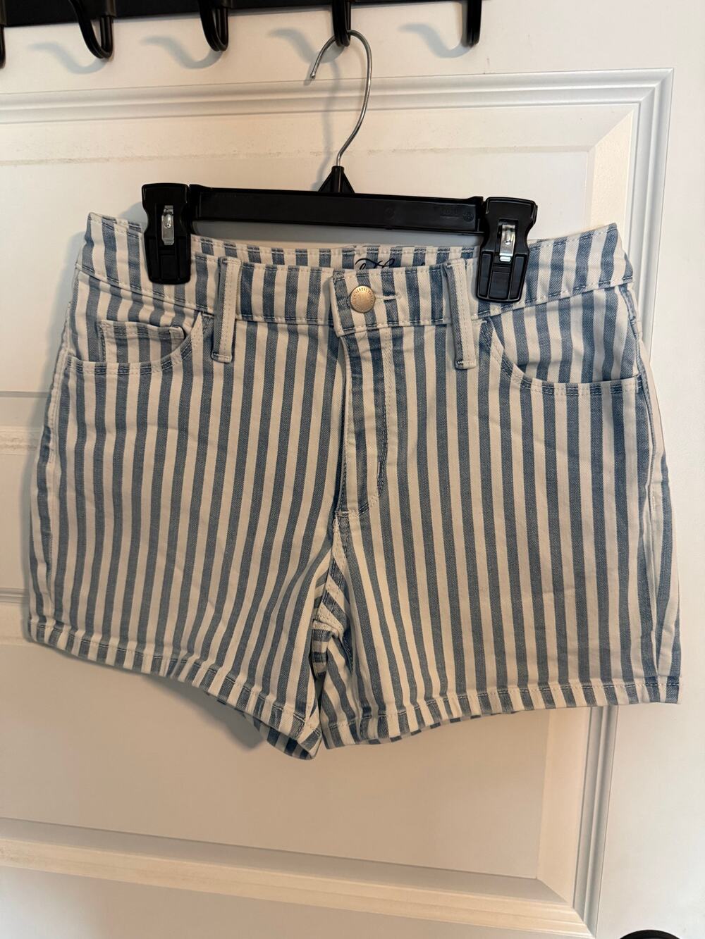 Universal Thread striped  Shorts Size 2